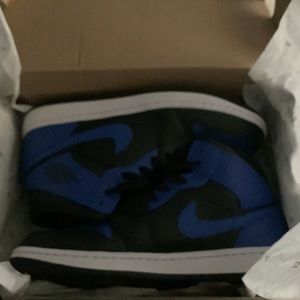 Jordan Retro 1 Hyper Royal Mid 2020